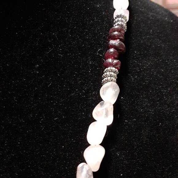 Handmade Garnet and rose quartz necklace, bracelet, earrings - Picture 4 of 8